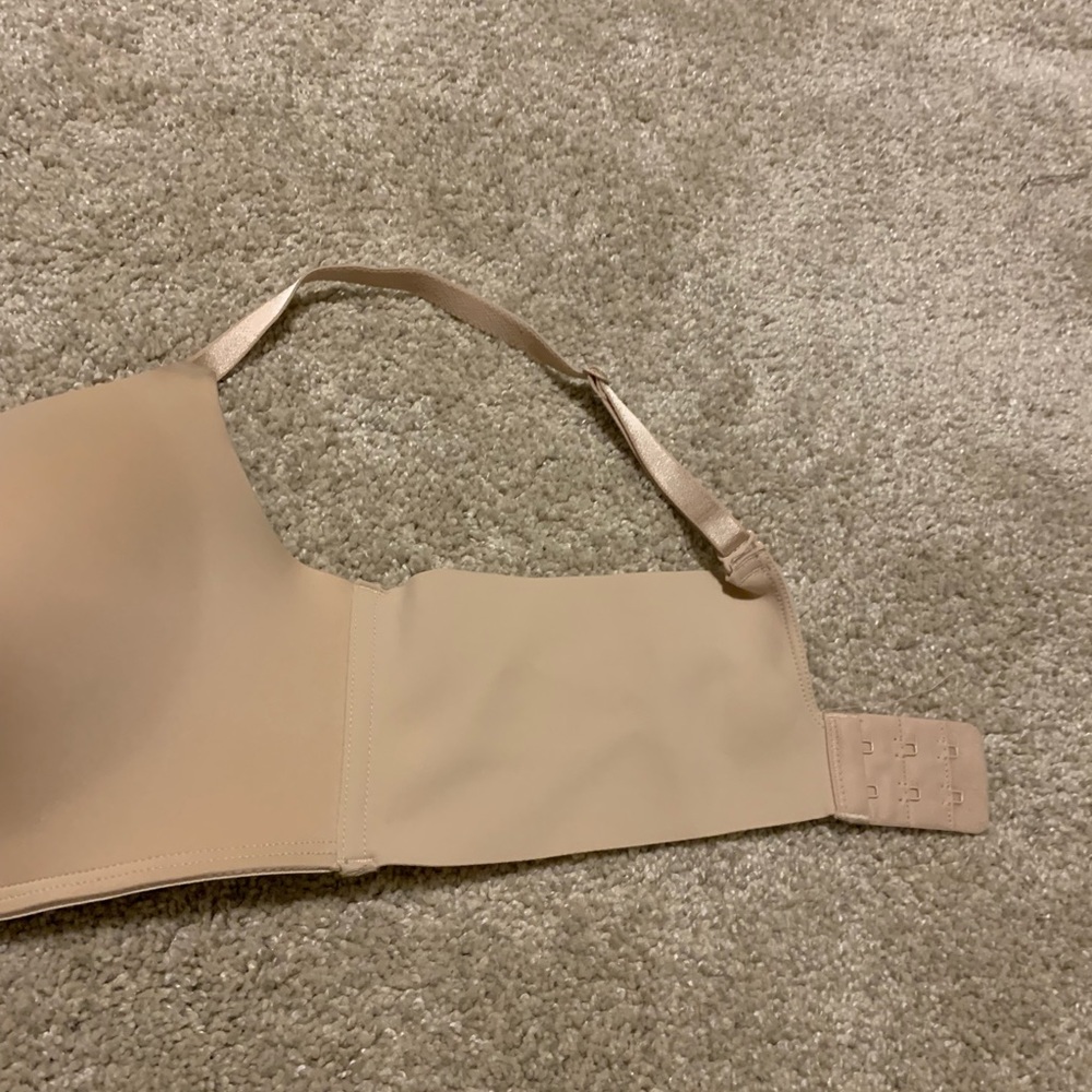 BNWOT nude color bra - Picture 2 of 3